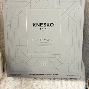 Skin Black Pearl Charcoal Face Mask